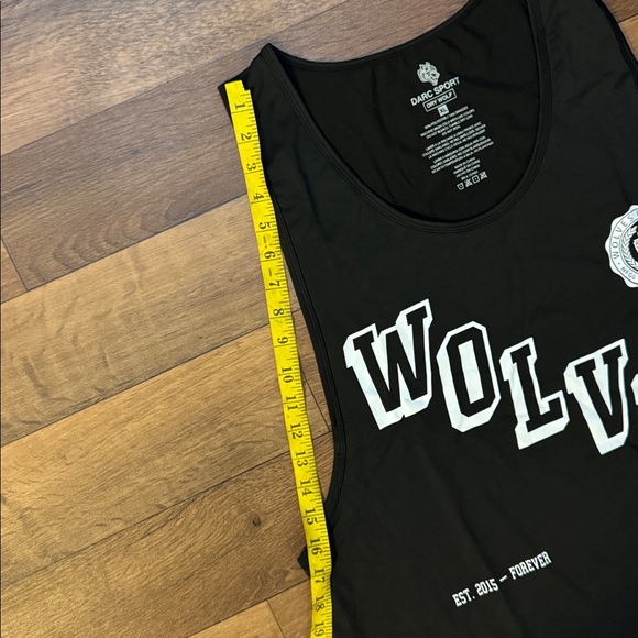 Darc Sport Size Extra Large Black Stairs Dry Wolf Drop Tank Top NWT Lightweight - Picture 8 of 11
